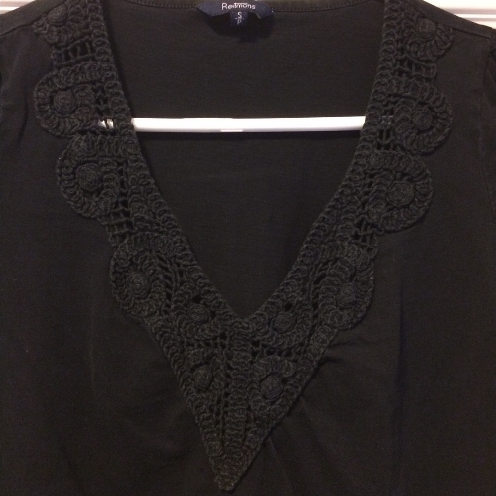 Women’s Crochet V-Neck T-Shirt Black Small/Medium